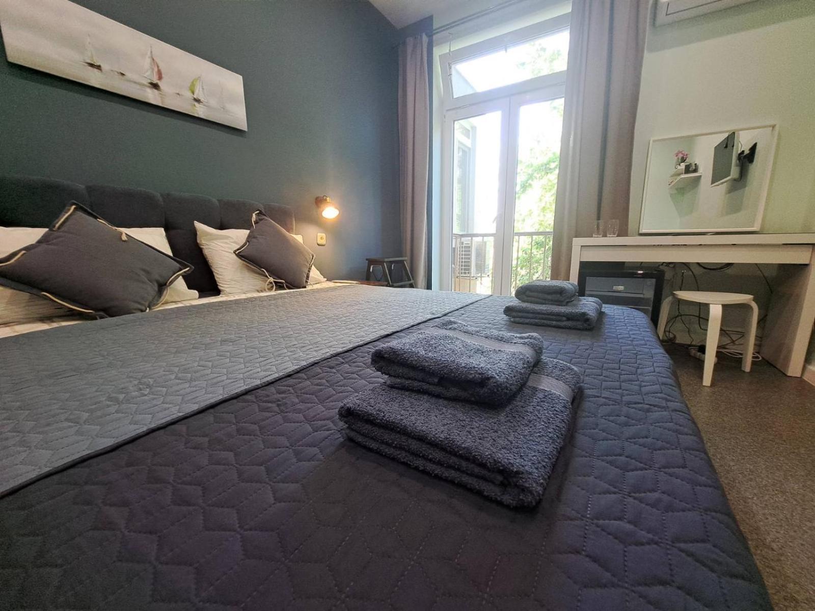 Sea Vibes 1 Bedroom Apartment - Free Public Parking, Wifi, Cable & Smart Tv, 0,9 Km To Beach Варна Екстериор снимка