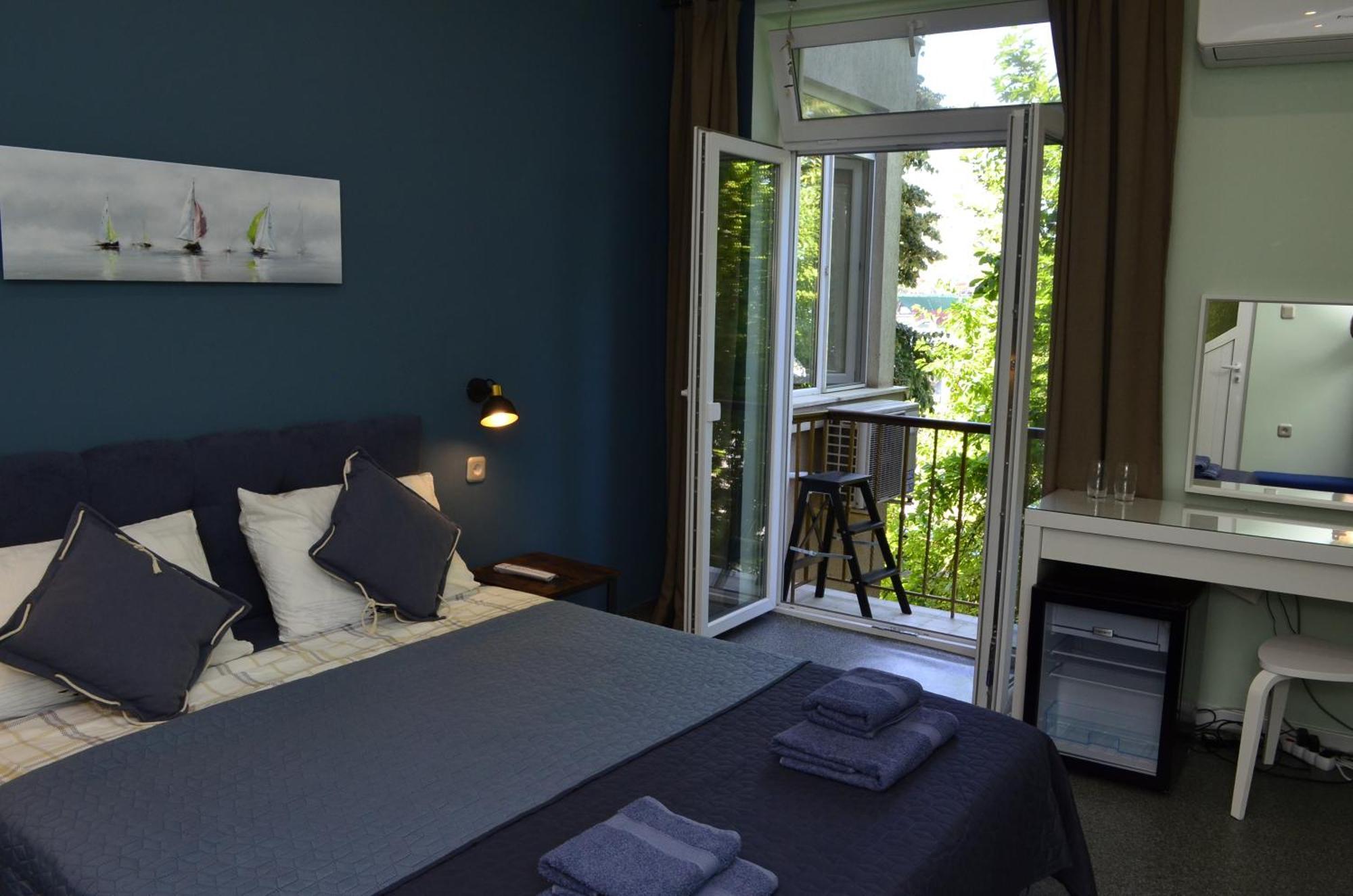 Sea Vibes 1 Bedroom Apartment - Free Public Parking, Wifi, Cable & Smart Tv, 0,9 Km To Beach Варна Екстериор снимка